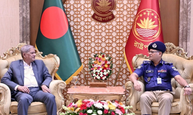 আইনশৃঙ্খলা রক্ষা ও অপরাধ দমনে পুলিশকে নিষ্ঠার সঙ্গে কাজ করার আহ্বান রাষ্ট্রপতির